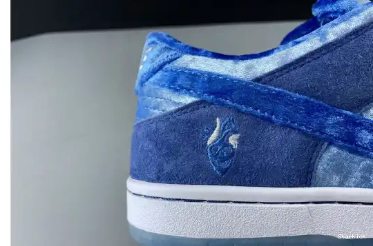 400 CT2552 Nike Dunk QS Low SB 0427